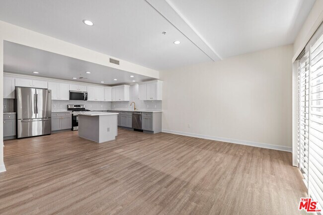 13200 Pacific Promenade Unit 316