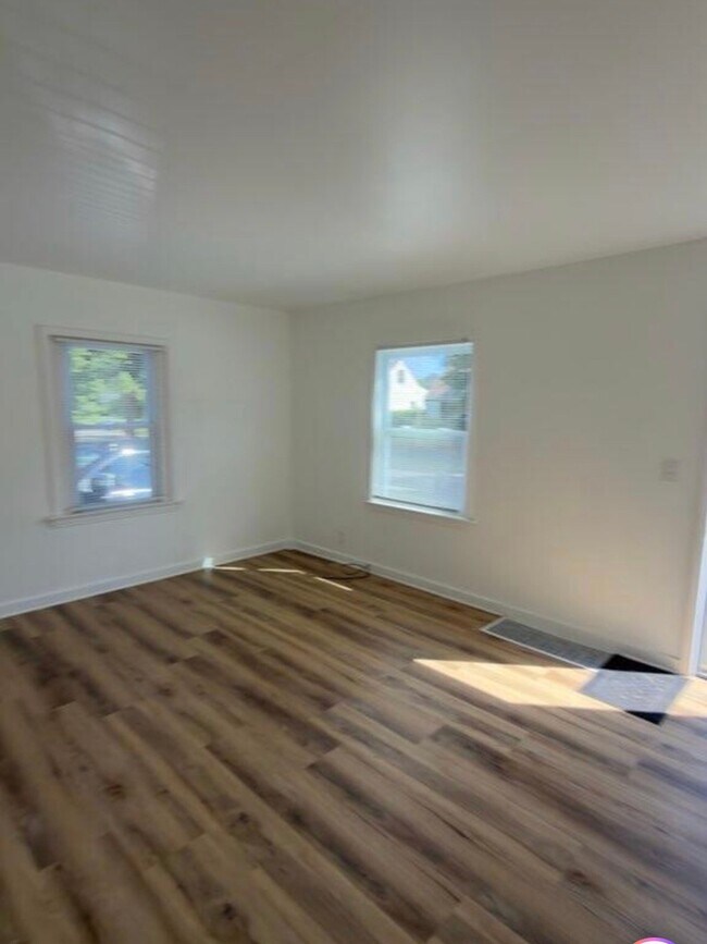 Photo - 1720 Park St