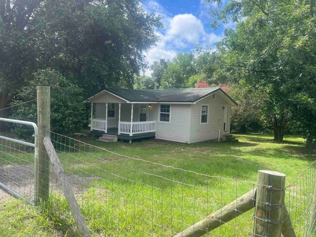 Photo - 179 Smith Ln