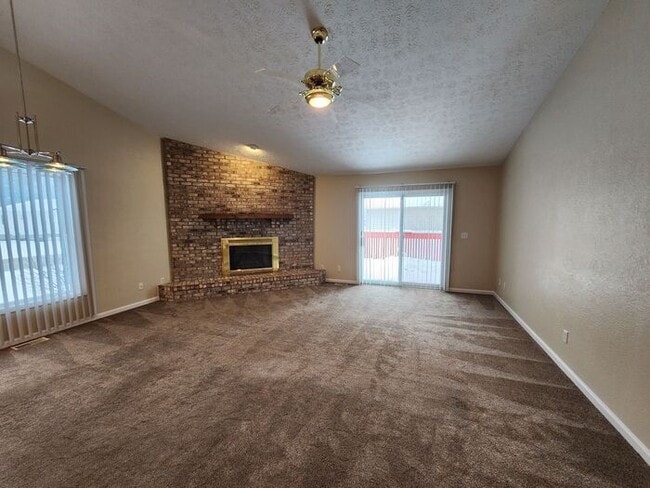 Photo - East Side Home Just Blocks From Baeslers And Meadows Shopping Center