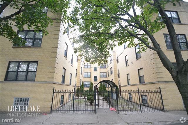 Building Photo - 4349 N Sawyer Ave Unit E2 Rental
