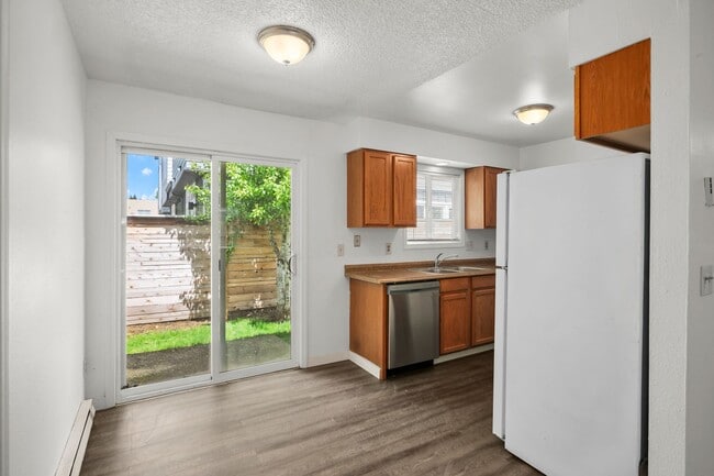 Photo - Updated 2 Bedroom, 1 Bathroom Duplex in the Heart of North Portland