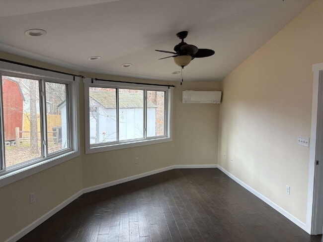 Photo - Cozy 1BR/1BA near  Biltmore Village – Pets Welcome