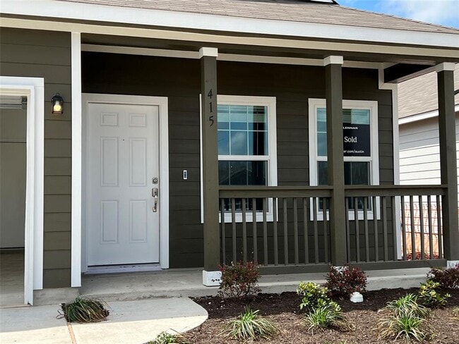 Photo - 415 Halfmoon Dr