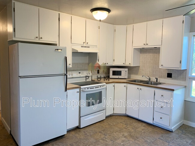 Photo - 2318 S 10th St W