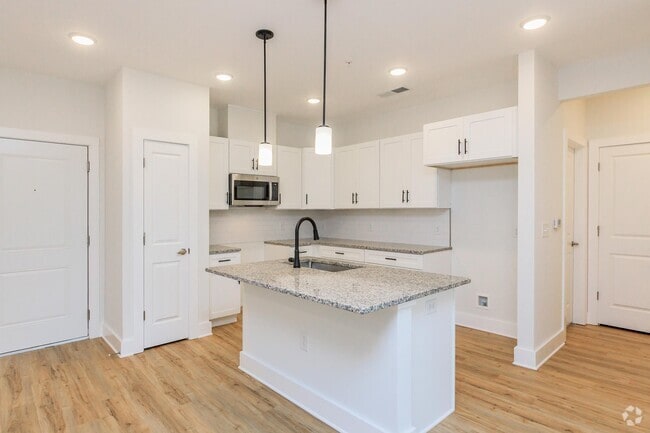 Building Photo - The View at Franklin Rental