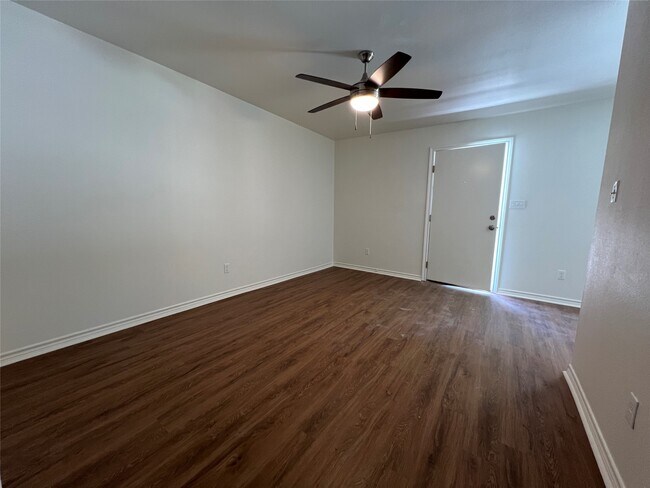 1231 Sycamore Ave Unit D