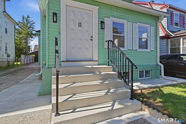 52 4th St