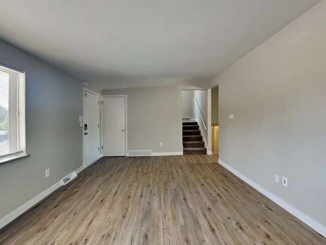 Photo - 1144 W 6th Ave