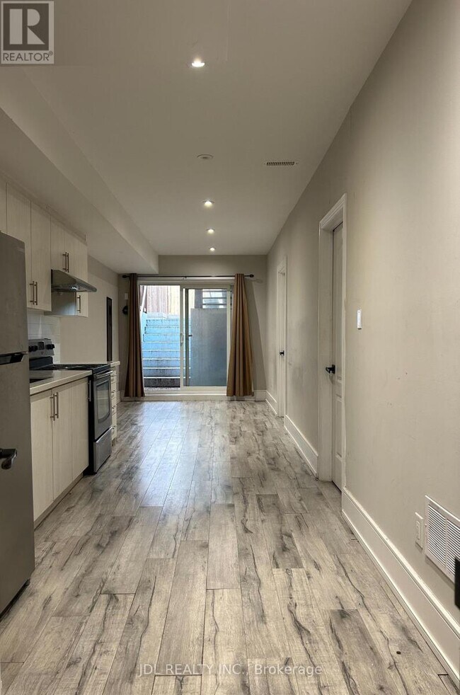 Photo - 105B Pitt Ave
