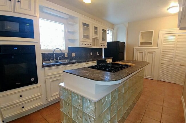 Photo - 1409 Wentworth St Unit 1