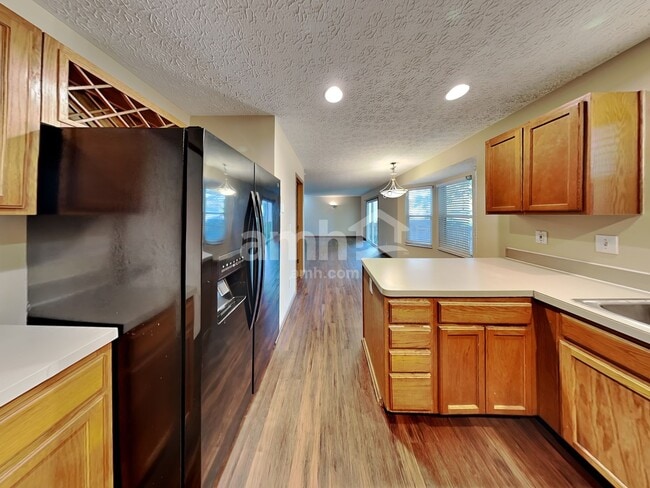 Photo - 6747 Winbarr Way