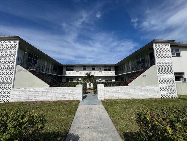 Building Photo - 6451 W Flagler St Unit 12