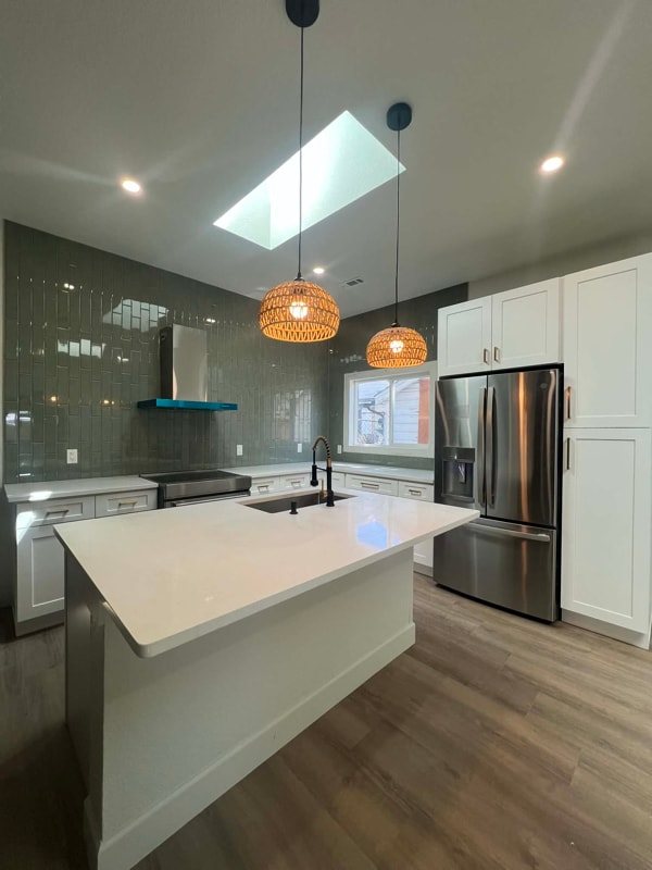 Building Photo - 1075 Irving St