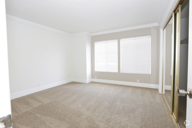 1HAB, 1BA - 713 ft² - Le Med Apartment Homes