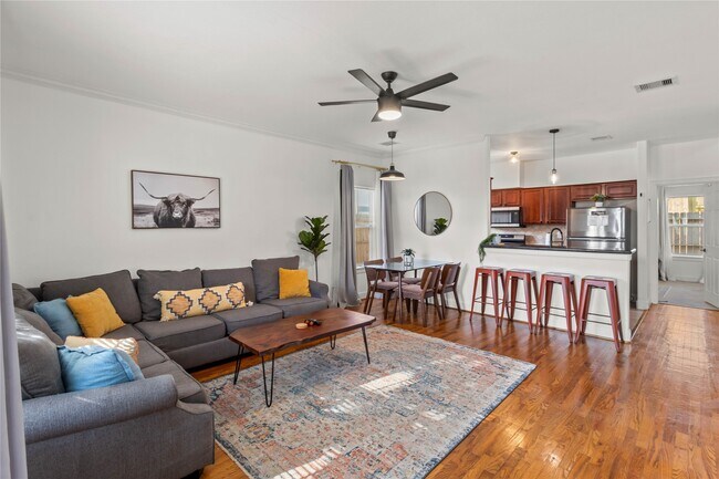 Photo - 4505 Gano St