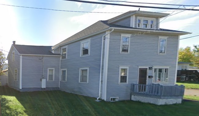 Building Photo - 760 Mt Carmel St