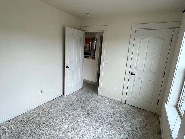 Photo - 476 Clinton St