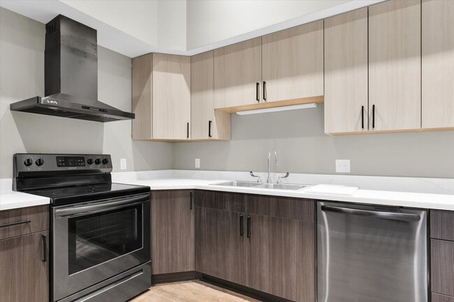 Photo - LUXURY 1 BED APT IN DOWNTOWN CHAMPAIGN- AVAILABLE 9/15/2026 Unit Neil Street Spritzer - #202