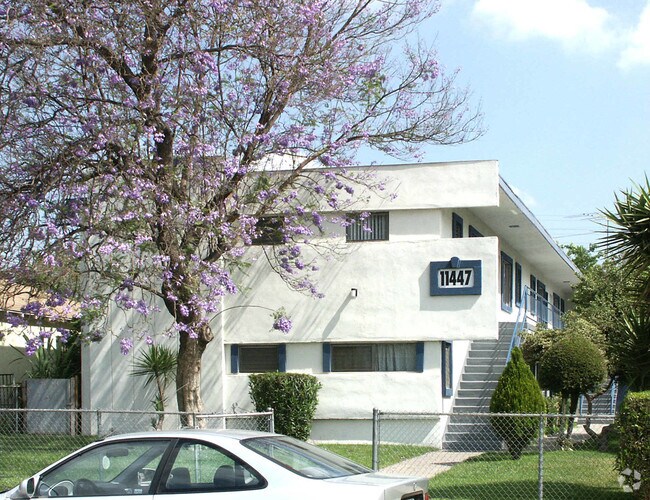 Fotografía del edificio - 11447 Tiara St