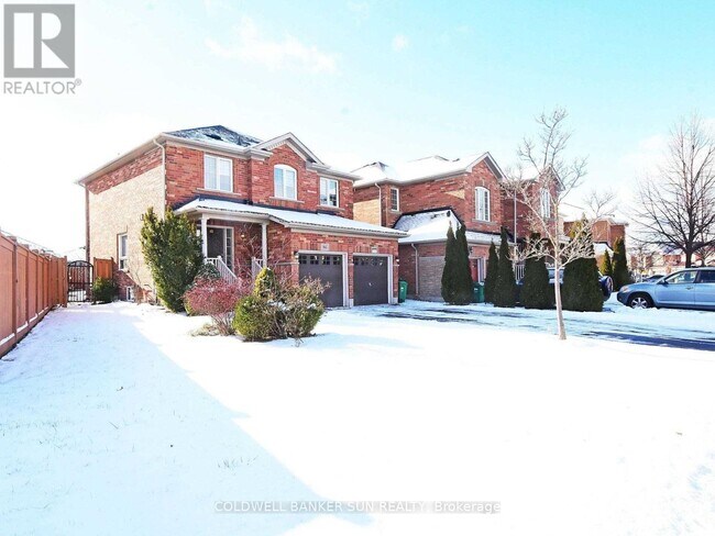 Photo - 94 Crown Victoria Dr