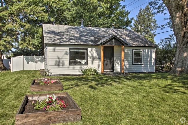 Building Photo - 1829 N 6th Pl Rental