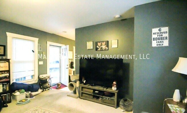 Photo - 48 Elm St Unit B