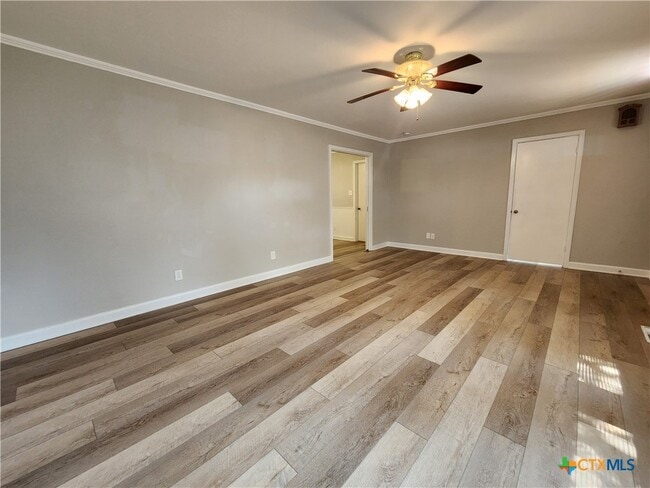 Photo - 564 Laurel Ln