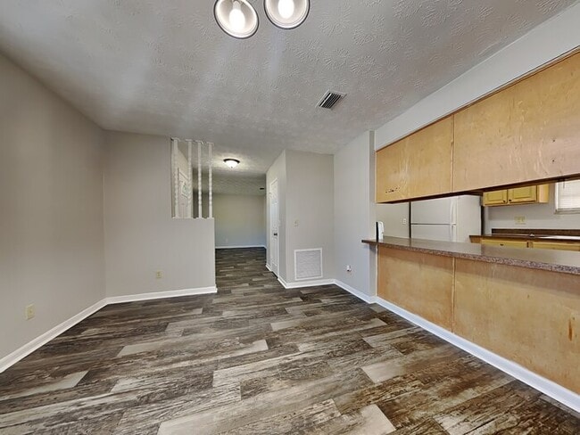 Photo - 8349 Pembrook Ct