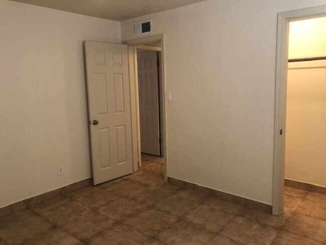 Photo - 4814 E Hampton St