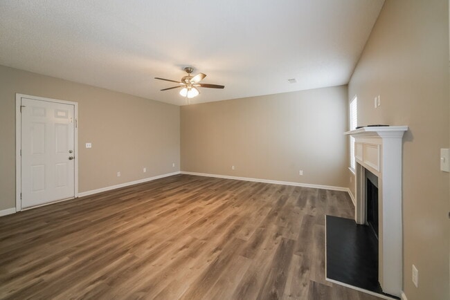 Photo - 313 Randy Way