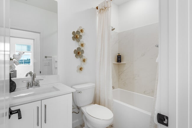 Photo - 414 Caliper Way