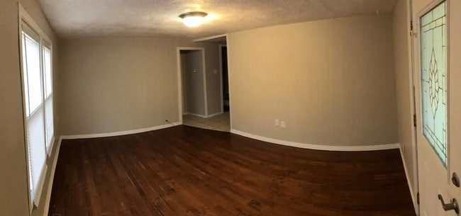 Photo - 3 Bedroom | 1 Bathroom Home | w/car port in drive | PET FRIENDLY