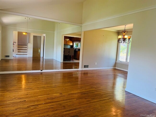 Photo - 40 Willets Dr