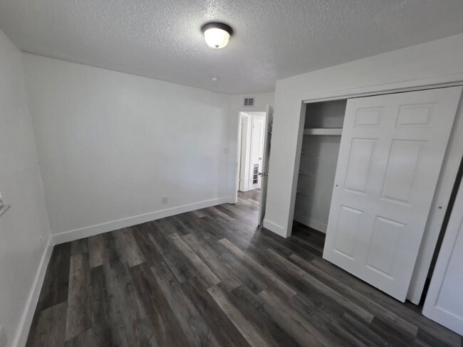 Photo - 2708 Broadway Unidad Apt 4