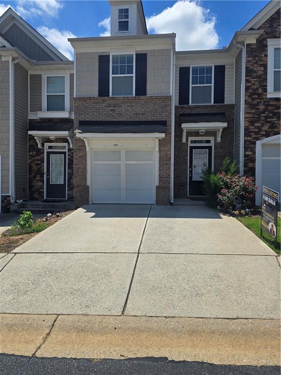 Building Photo - 1934 Dilcrest Dr