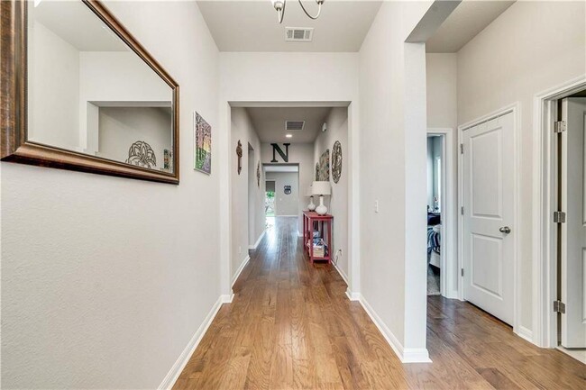 Photo - 305 Wagon Spoke Wy