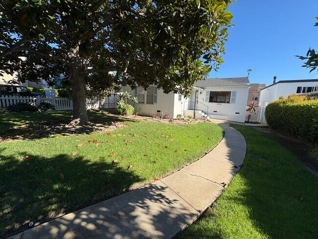 Photo - 1451-1451-1451-1452 Hornblend St Unit 1451