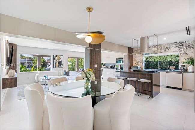 Photo - 7810 Hawthorne Ave