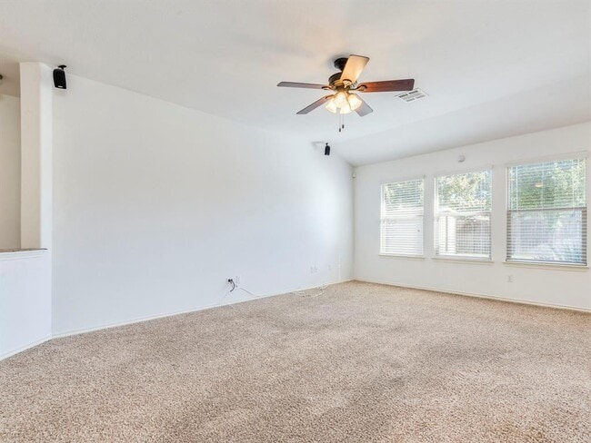 Photo - 100 Quarry Ln