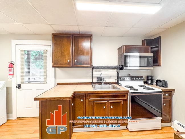 Building Photo - 31 Northfield St Unit 31 Northfield ST 1 Rental