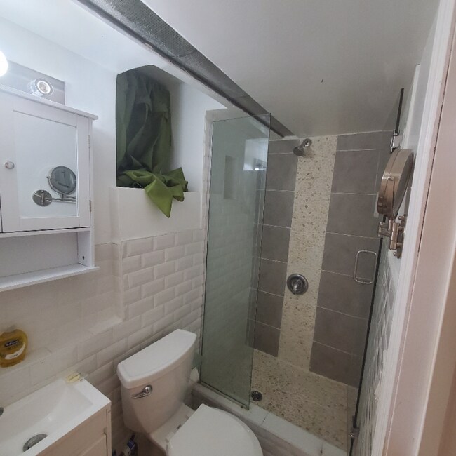 Photo - 524 Timpson Pl