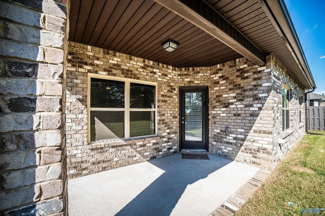 Photo - 147 Fernhill Dr NW