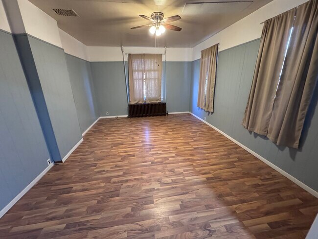 Sala de estar - 1332 Avenue F Unidad 1332 Avenue F