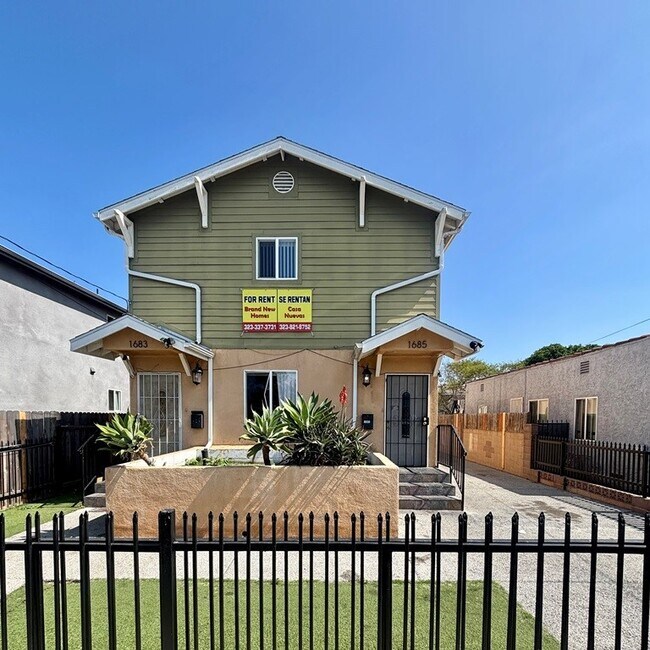 Building Photo - 1685 E 110th St