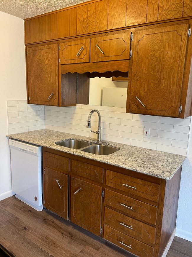 Photo - 1702 Kirk Ave Unit 101