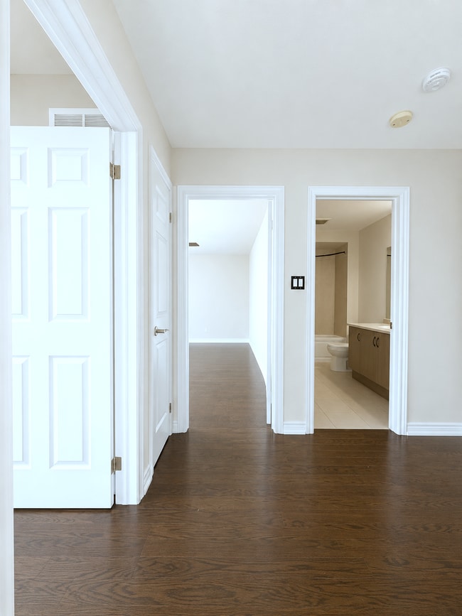 Photo - 225 River Forks Ln