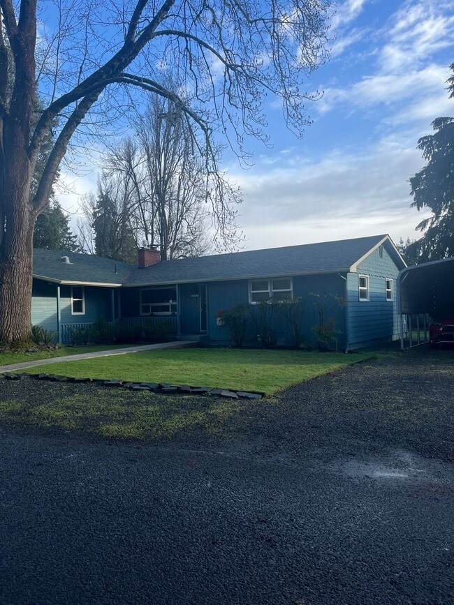 Building Photo - 2-Bedroom 1-Bathroom home off River Road