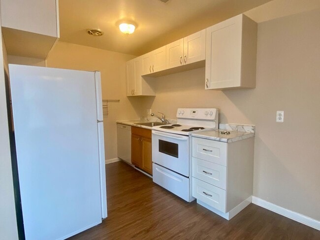 Área de cocina - 2404 Warner Pl