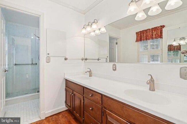 Photo - 16505 Henry Dr